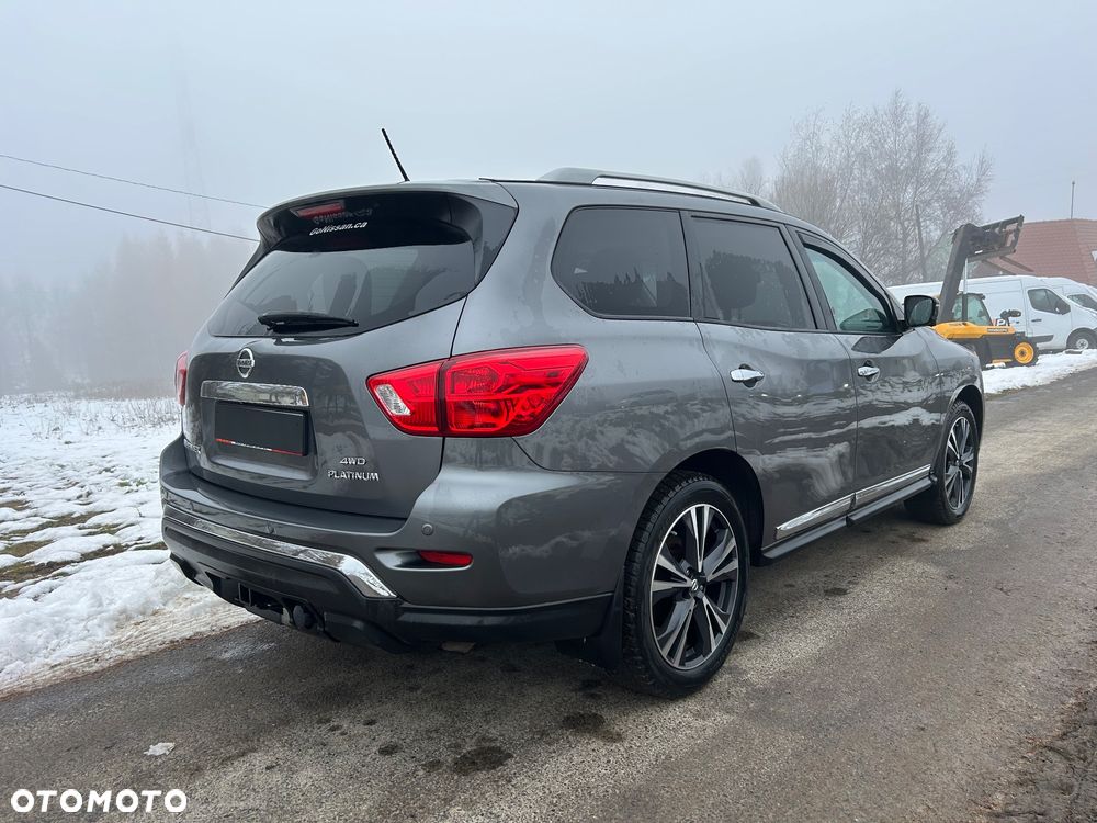 Nissan Pathfinder - 4