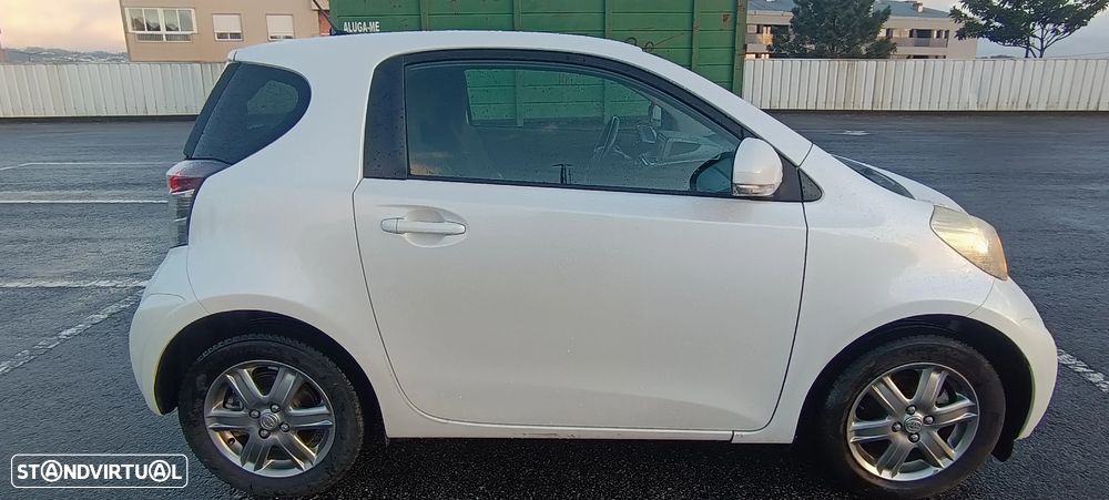 Toyota iQ 1.4 D-4D 2 EP+NAVI+Bluetooth - 4