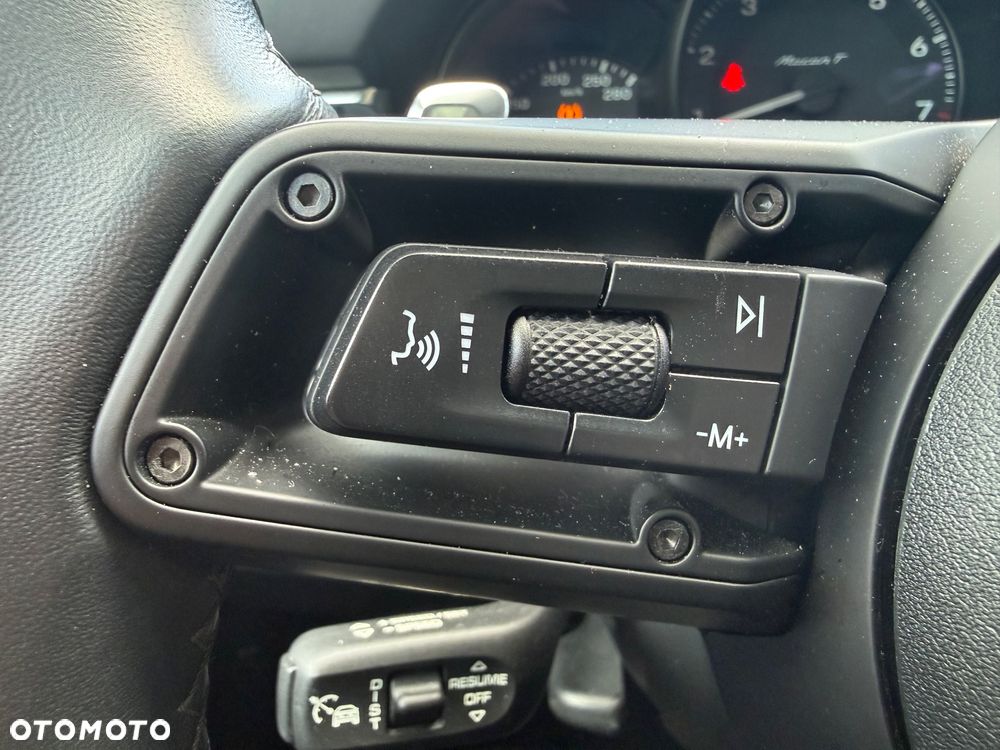 Porsche Macan T - 21