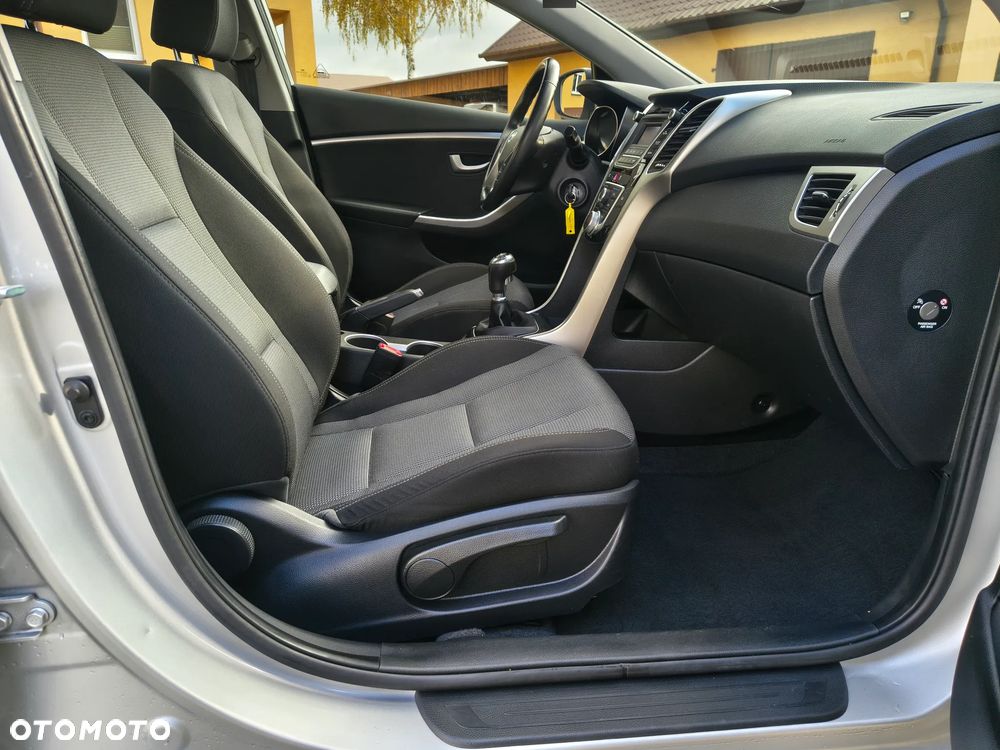Hyundai i30 blue 1.6 GDI YES Silver - 15