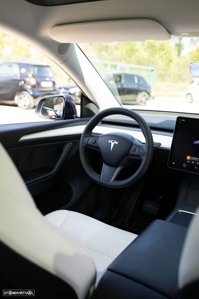 Tesla Model Y Long Range Dual Motor AWD - 9