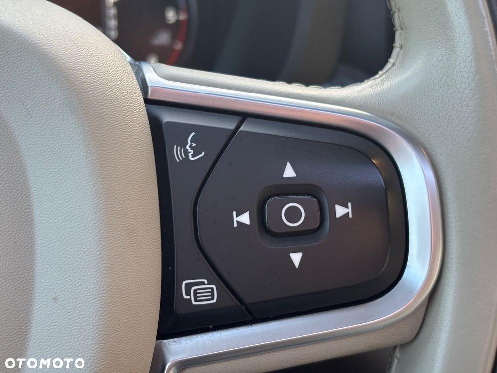 Volvo XC 60 D4 Geartronic Momentum Pro - 21