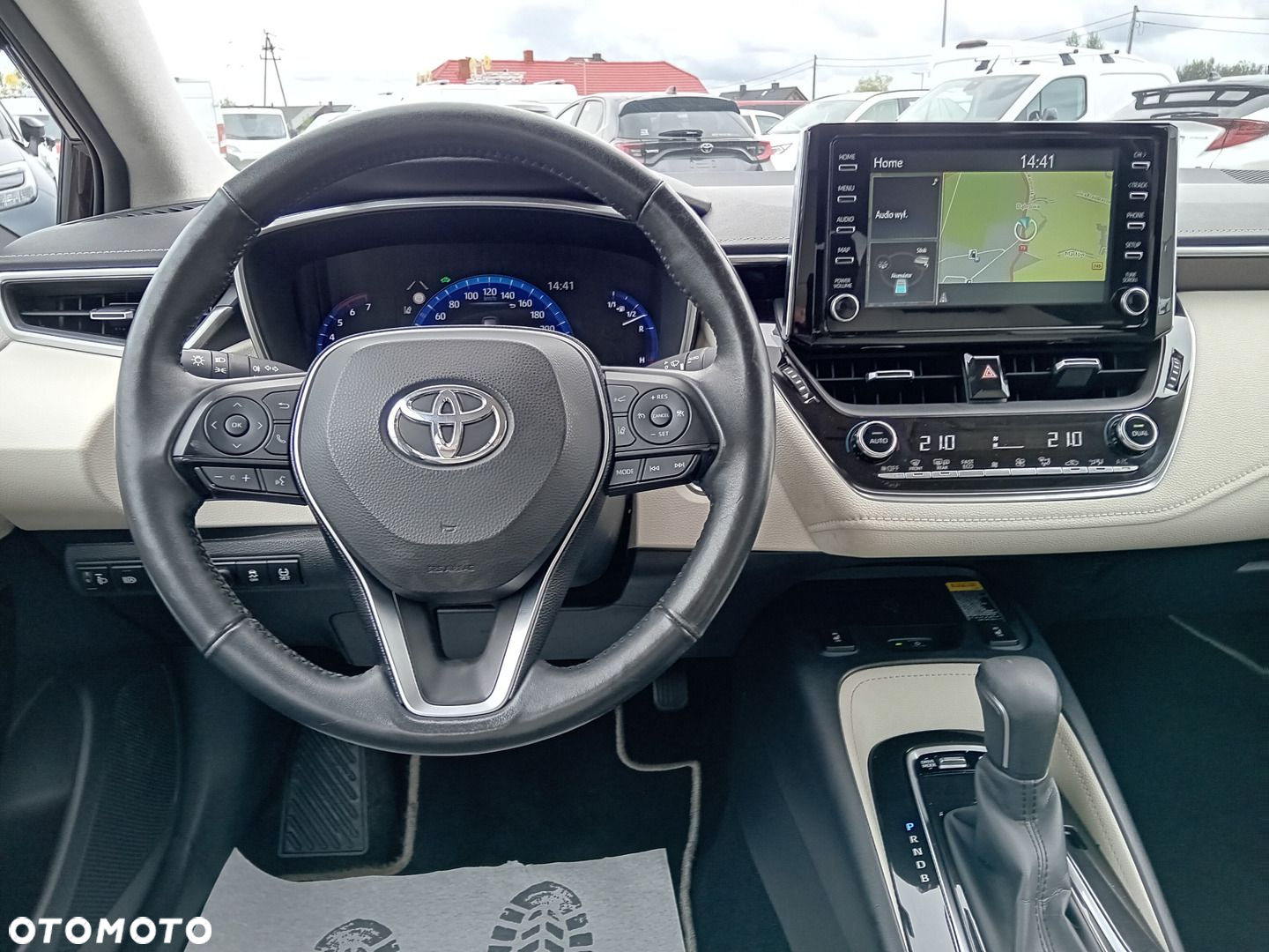 Toyota Corolla 1.8 Hybrid Executive - 11