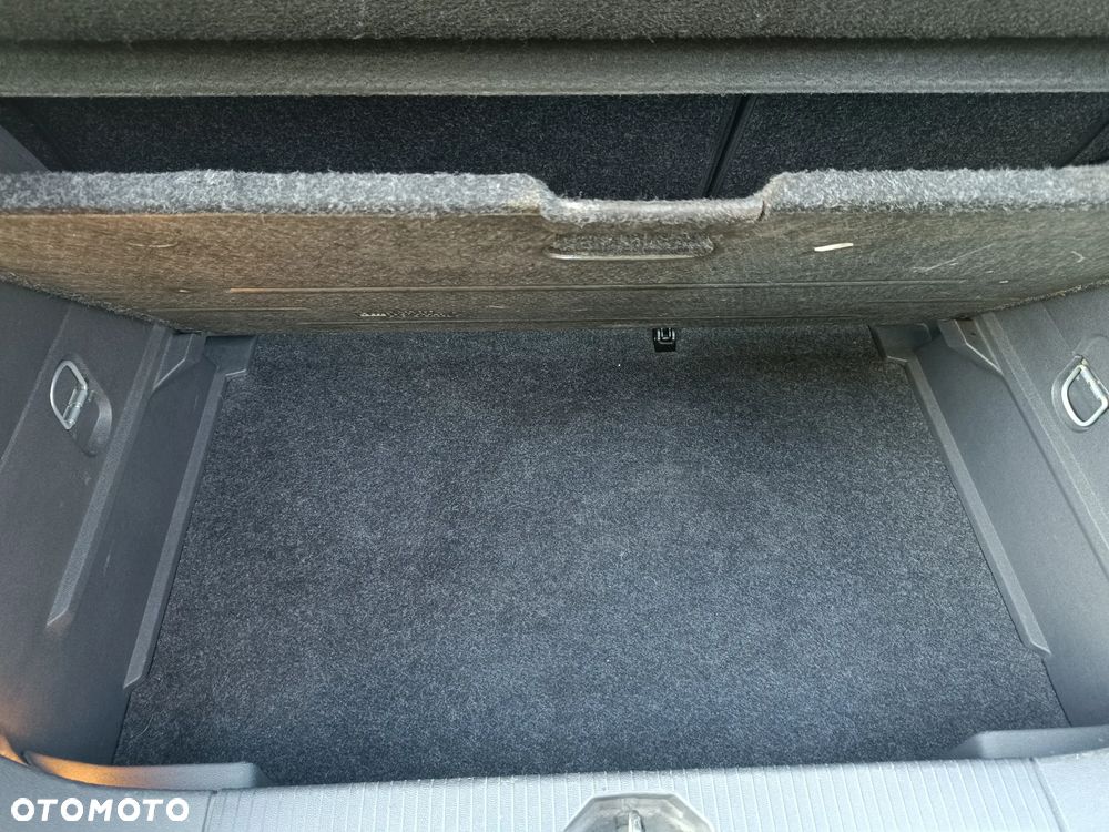 Opel Corsa 1.2 16V Cosmo - 28