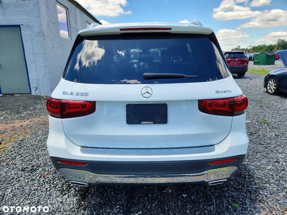 Mercedes-Benz GLB - 6