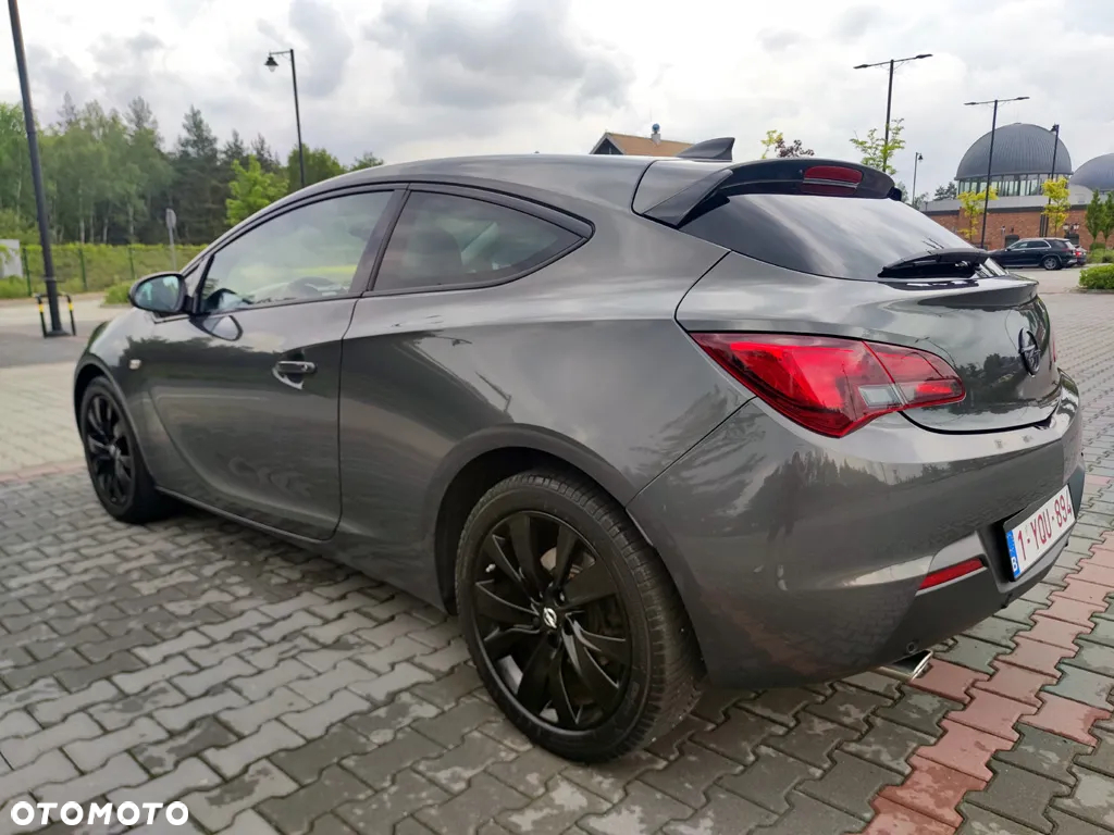 Opel Astra IV GTC 1.4 T Sport - 12