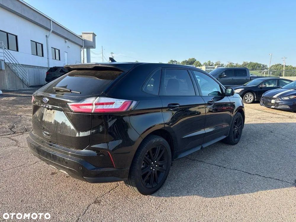 Ford Edge - 8