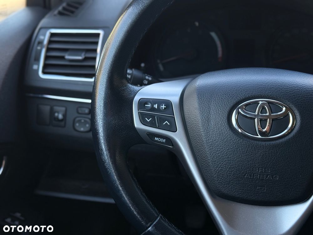 Toyota Avensis - 11