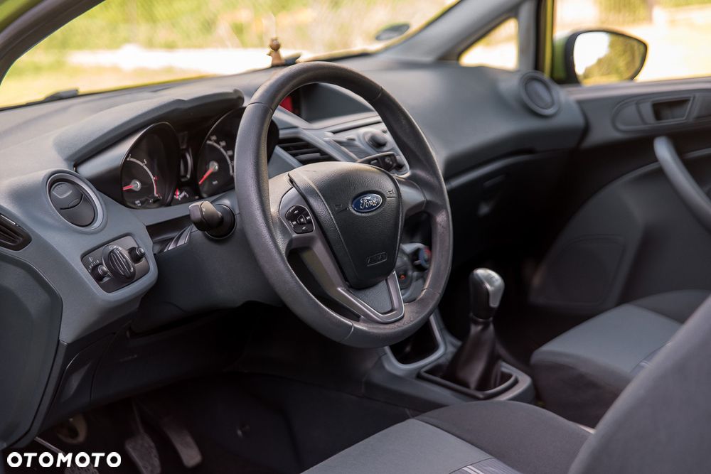 Ford Fiesta - 22