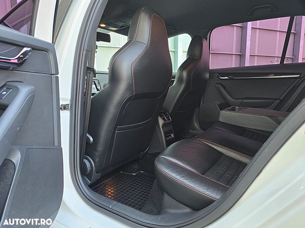 Skoda Octavia 2.0 TDI DSG RS - 12