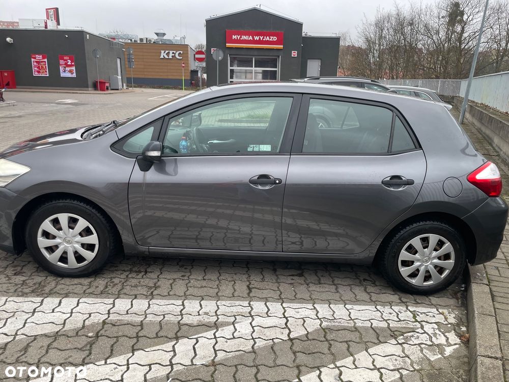Toyota Auris - 2
