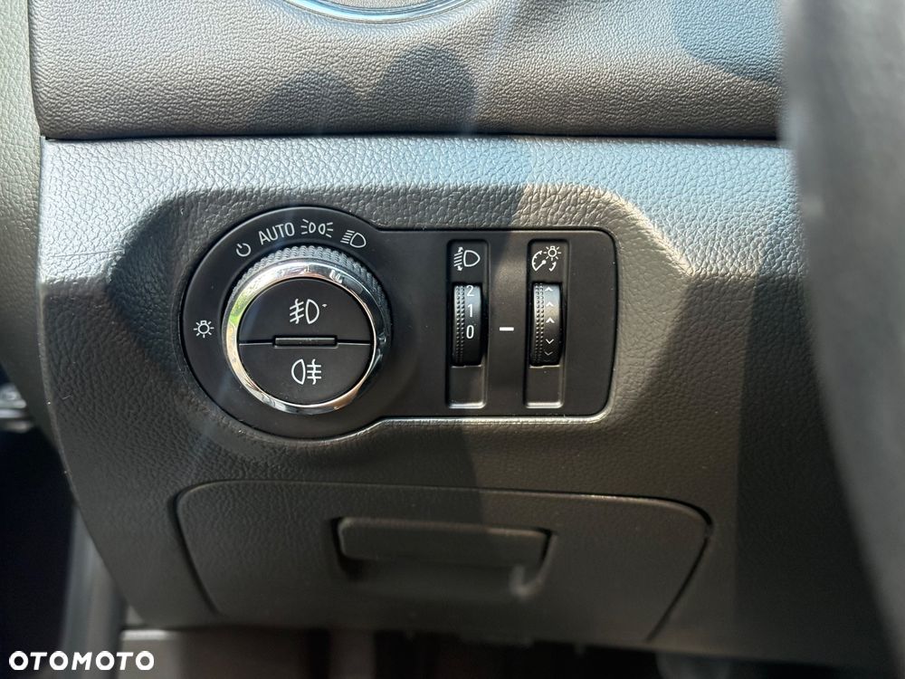 Chevrolet Cruze 1.7 LT - 13