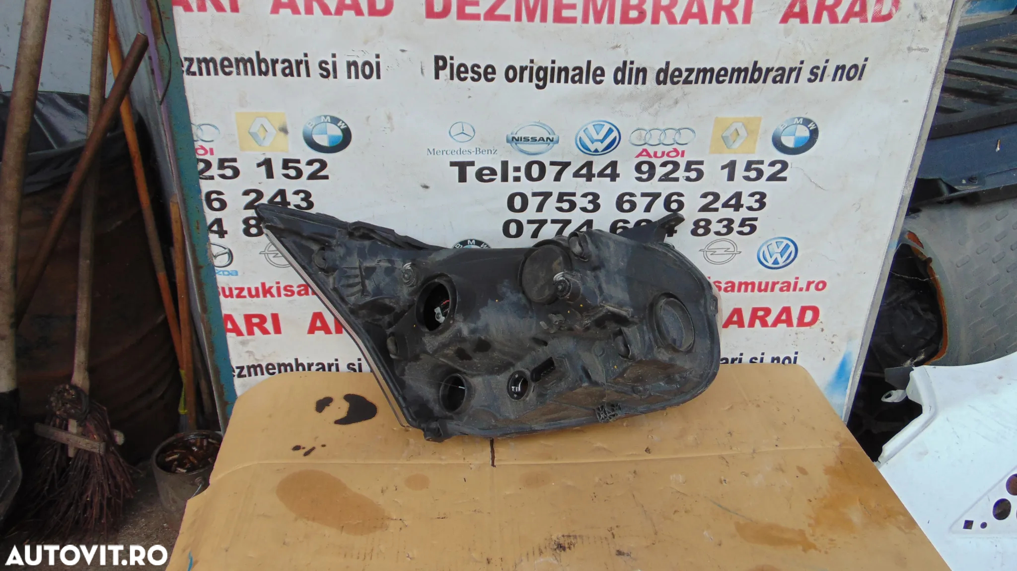 Far Ford Transit dupa 2014 far stanga volan stanga dezmembrez - 4