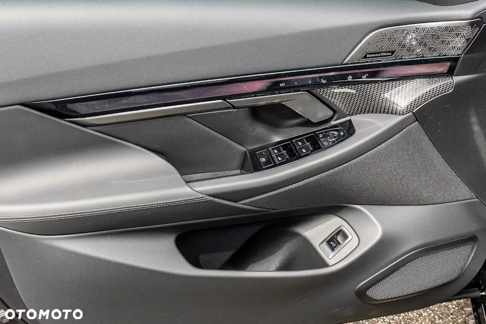 BMW Seria 5 520d xDrive mHEV - 14