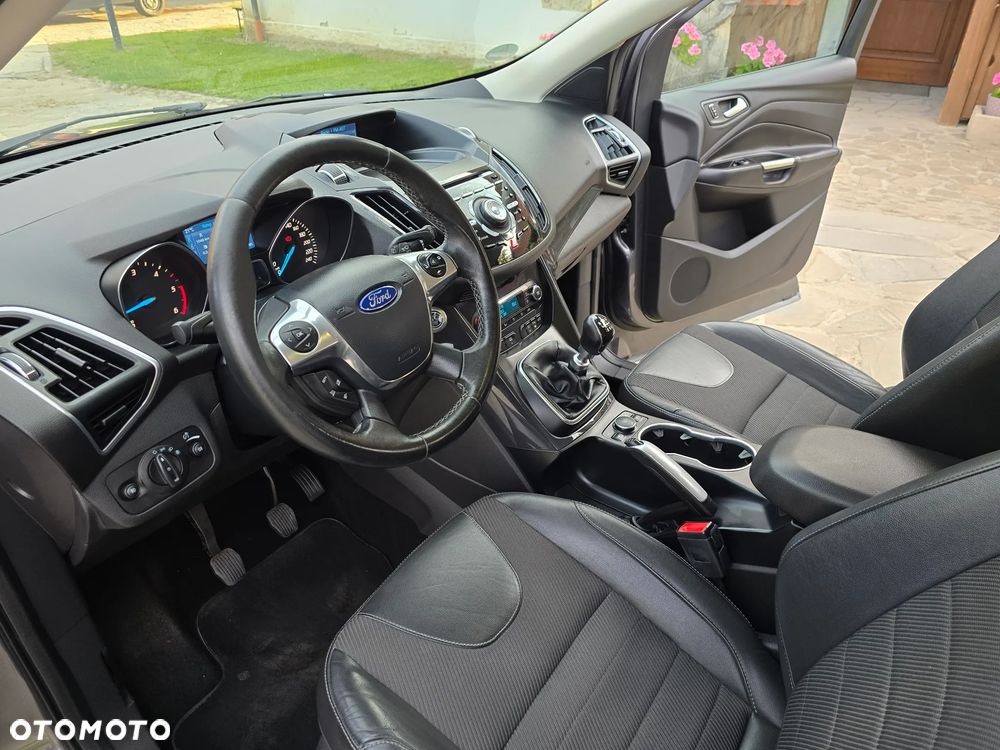 Ford Kuga 2.0 TDCi FWD Titanium - 25