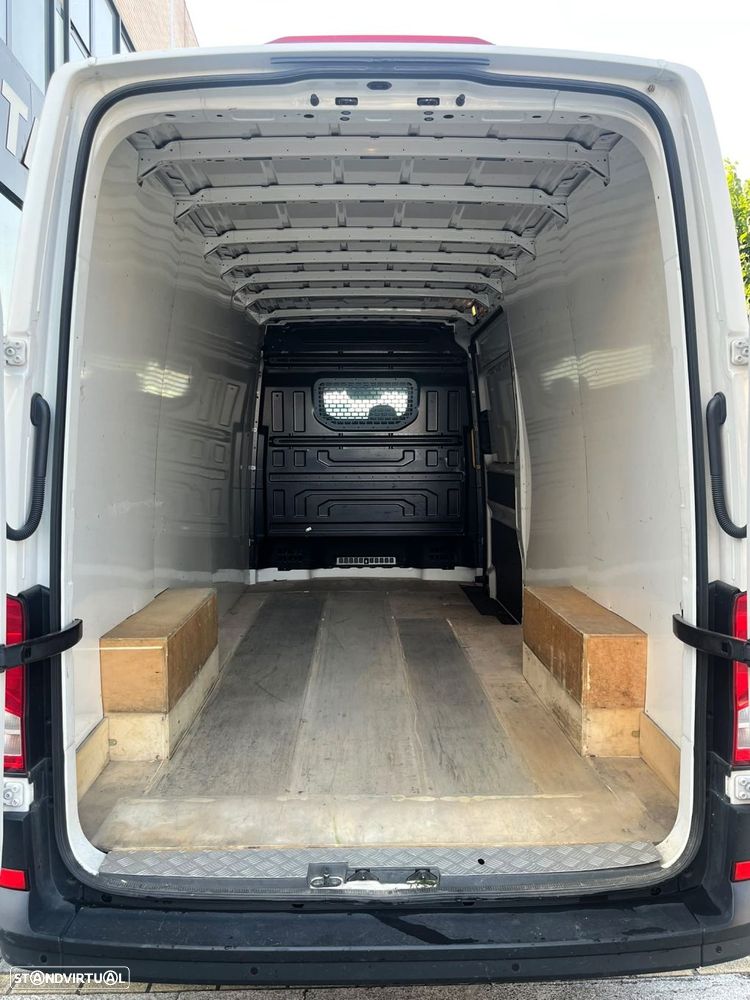 VW Crafter 35 2.0 TDI L4H3 Longo Tecto Alto - 25