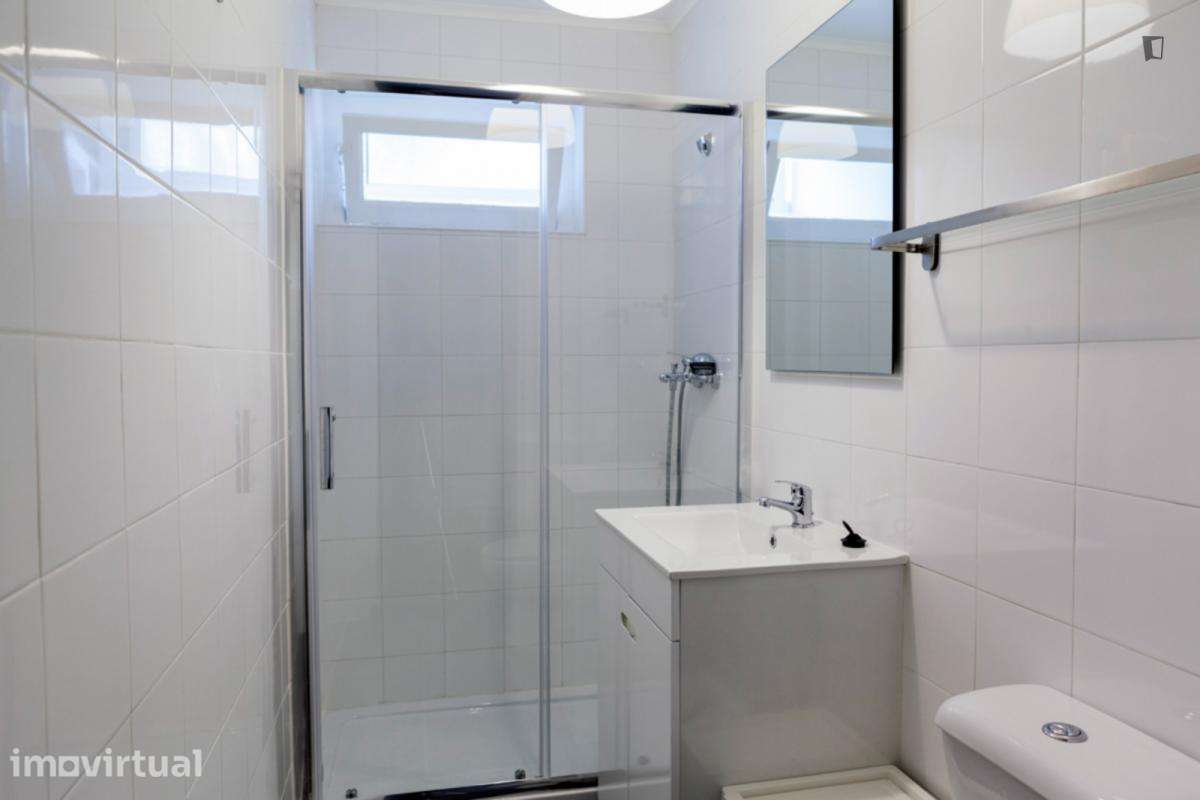 Quarto - localizado em Oeiras Lisbon - Grande imagem: 3/5