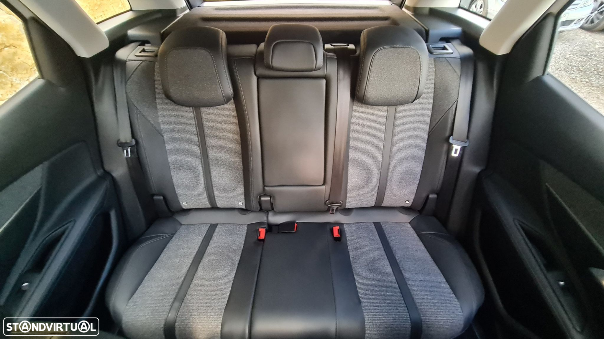 Peugeot 3008 1.5 BlueHDi Allure EAT8 - 50