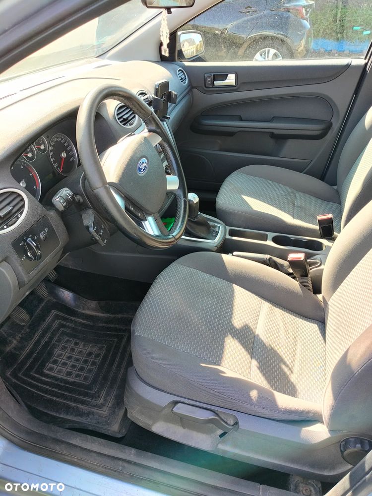 Ford Focus 1.8 TDCi Ambiente - 8