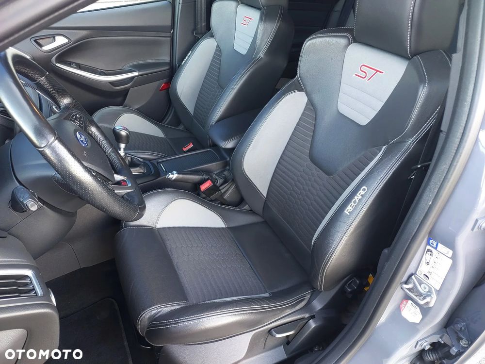 Ford Focus 2.0 TDCi ST - 20