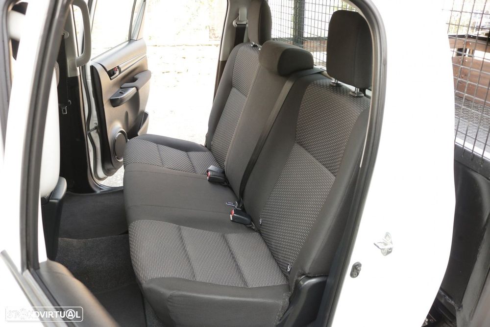 Toyota Hilux 2.4 D-4D 4WD CD CM - 23