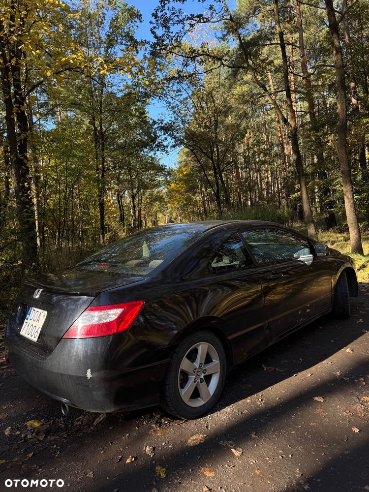 Honda Civic 1.8 LX Coupe - 2