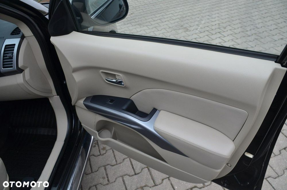 Citroën C-Crosser - 25