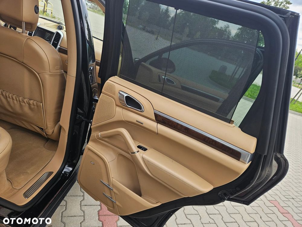 Porsche Cayenne - 16