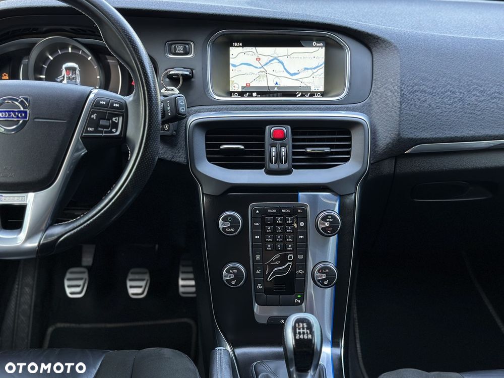 Volvo V40 D2 Drive-E R-Design Kinetic - 26
