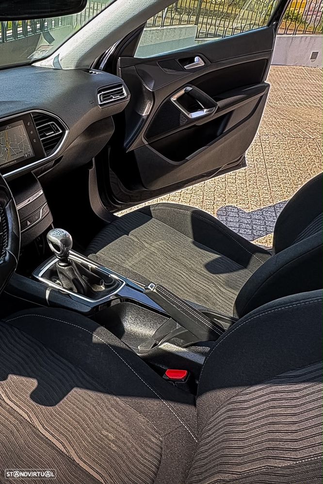 Peugeot 308 SW BlueHDi 120 Stop & Start Nível 2 Business-Line - 12