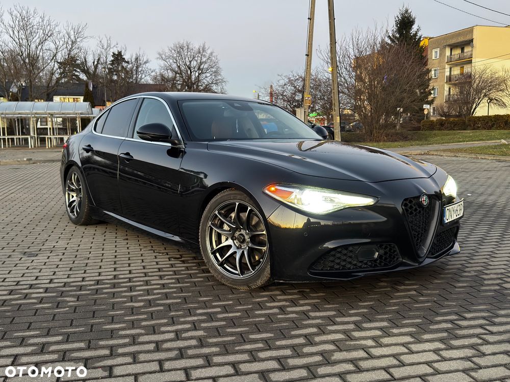 Alfa Romeo Giulia 2.0 Turbo 16V AT8-Q4 Ti - 2