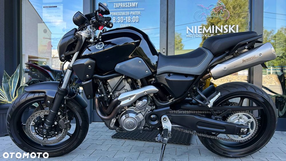Yamaha MT - 18