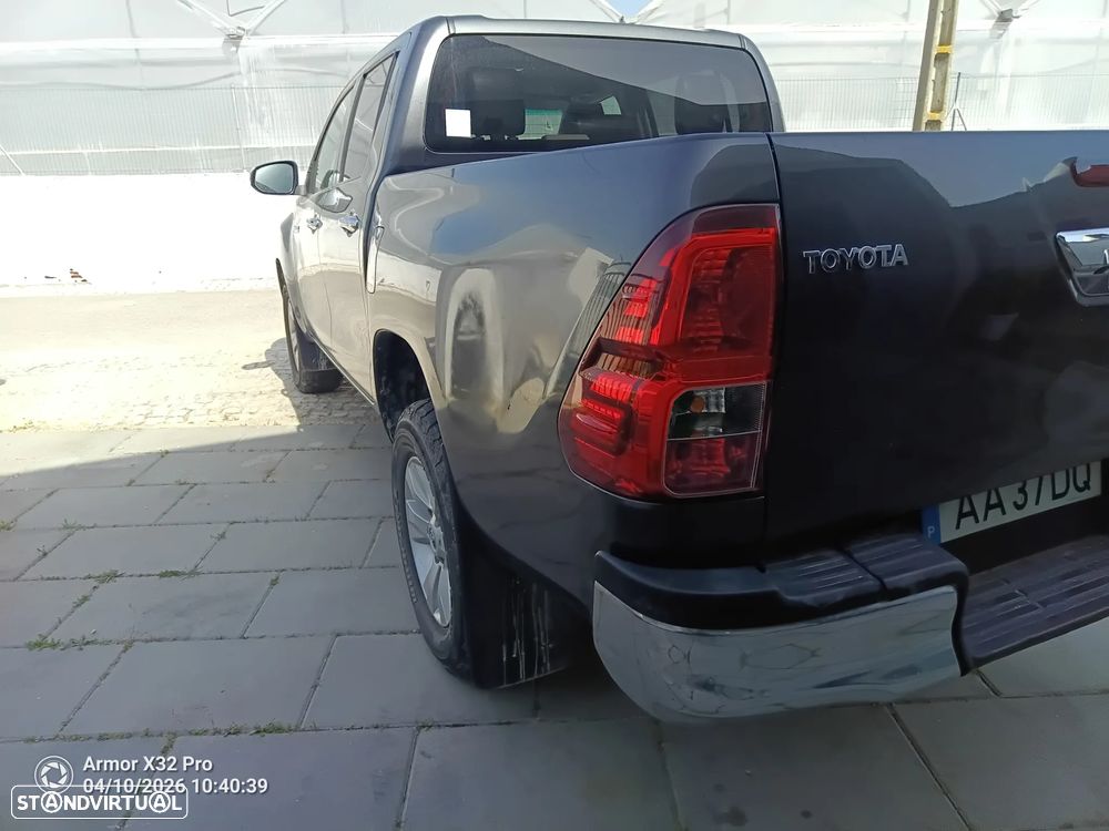 Toyota Hilux 2.4 D-4D 2WD CD Tracker - 4