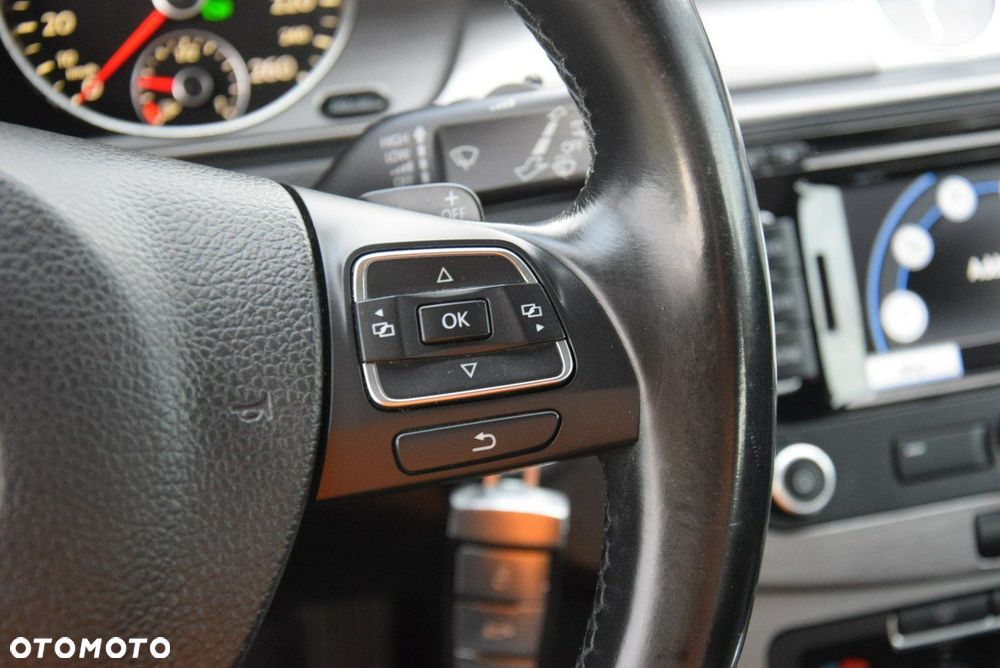 Volkswagen Passat - 35