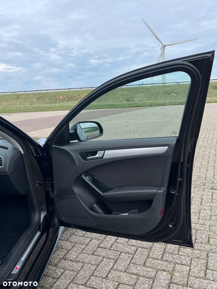 Audi A4 Avant 2.0 TDI DPF quattro S tronic S line Sportpaket - 25