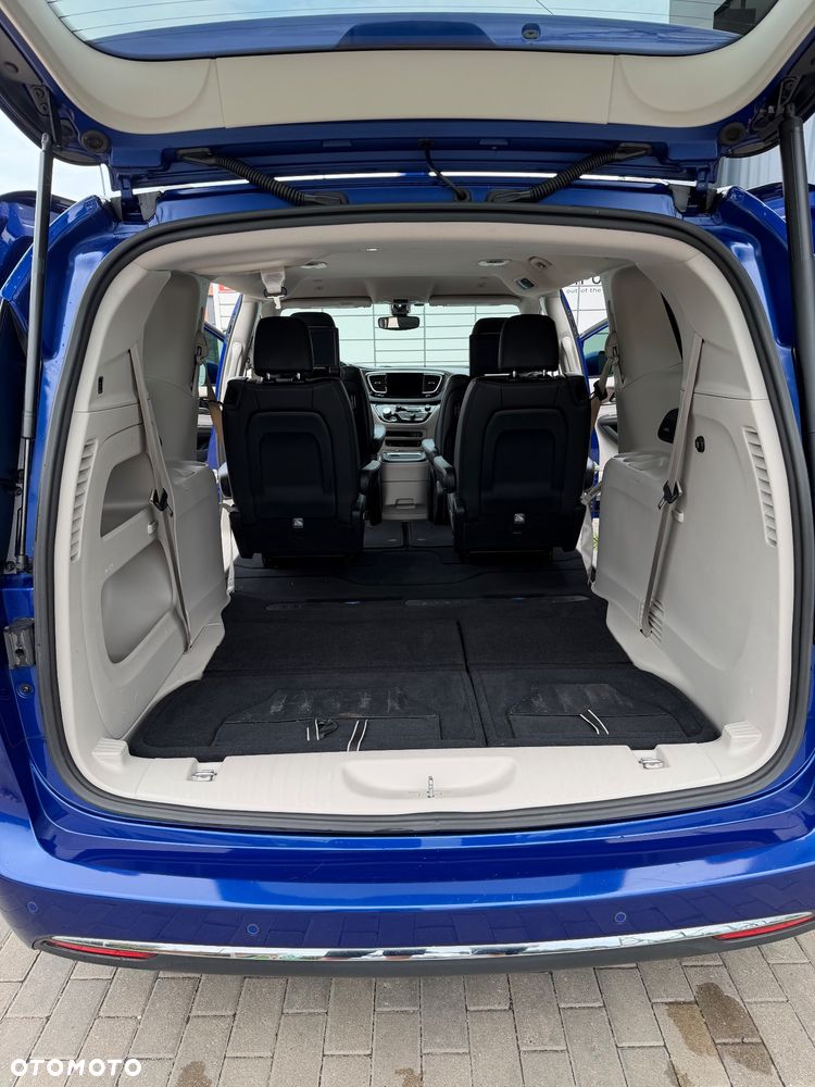 Chrysler Pacifica - 19