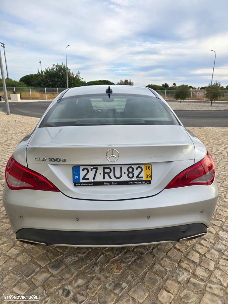 Mercedes-Benz CLA 180 d - 12
