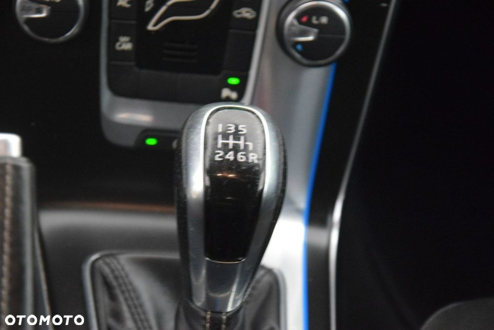 Volvo V40 D4 RDesign - 29