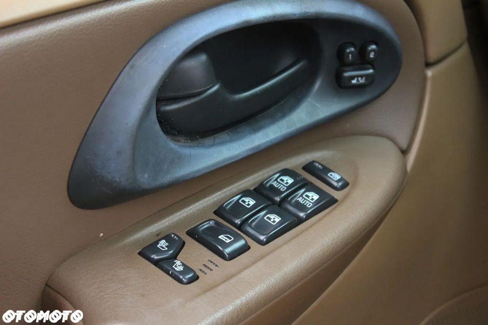 Chevrolet Trailblazer 4.2 LS 4WD - 24