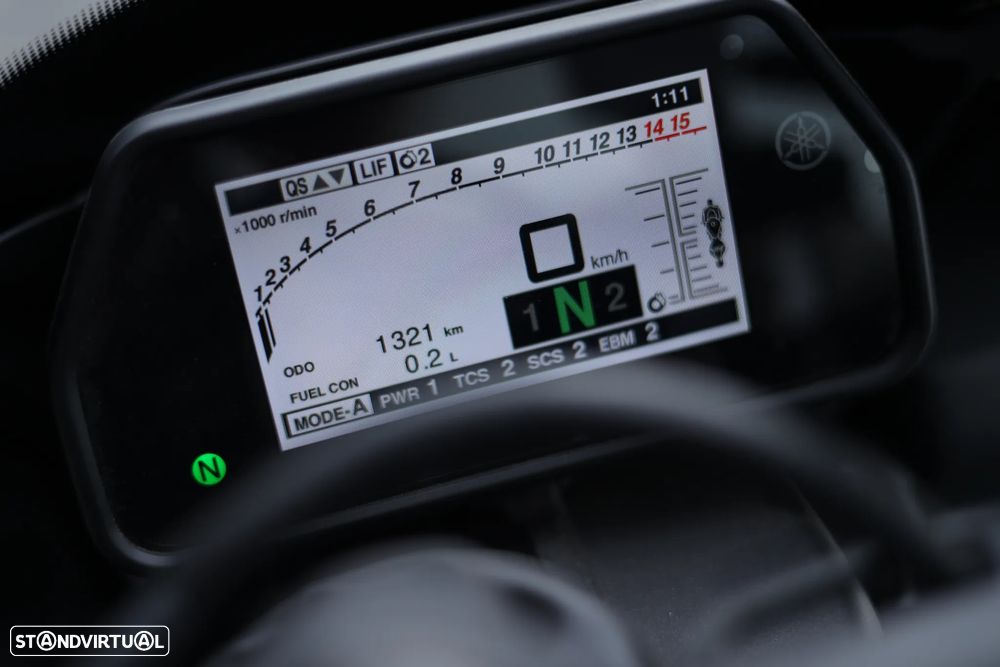 Yamaha YZF R1 Preta Akrapovic - 8