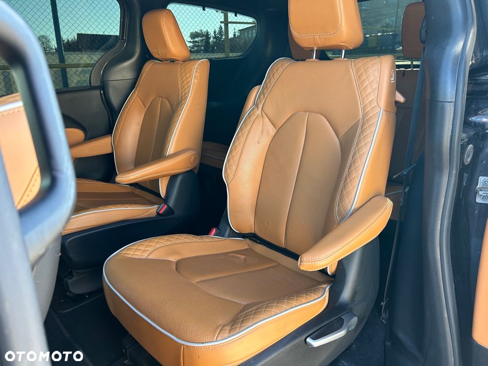 Chrysler Pacifica - 29