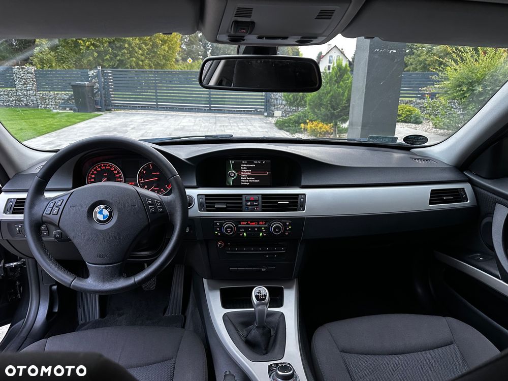 BMW Seria 3 318i - 36