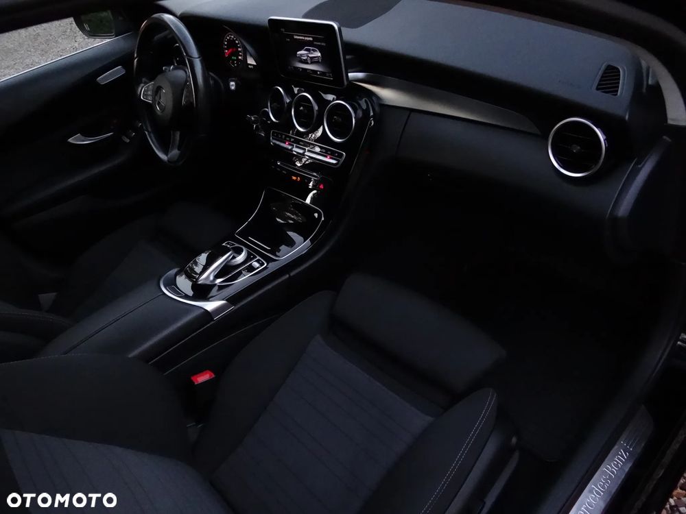 Mercedes-Benz Klasa C 200 (BlueTEC) d T 7G-TRONIC Exclusive - 30