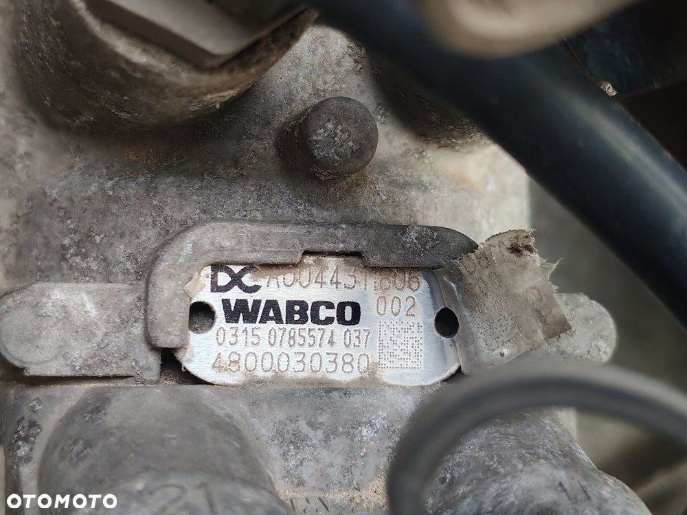 ZAWÓR HAMULCA GŁÓWNY MERCEDES ATEGO EURO 6 A0044311806 4800030380 - 3