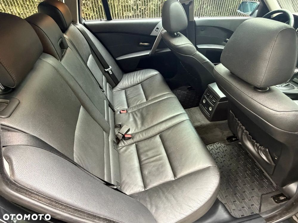 BMW Seria 5 525d - 18
