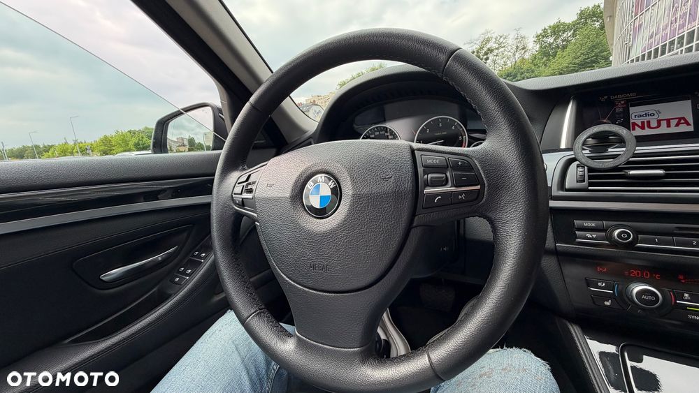 BMW Seria 5 530d xDrive Sport-Aut - 14