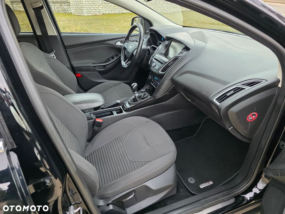 Ford Focus 1.5 EcoBoost STart-Stopp-System TITANIUM - 8