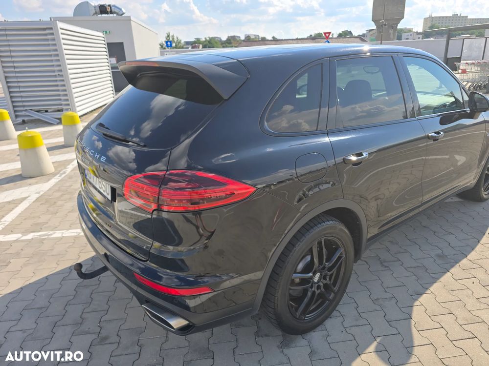 Porsche Cayenne - 4