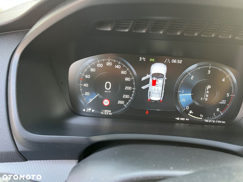 Volvo XC 90 - 9