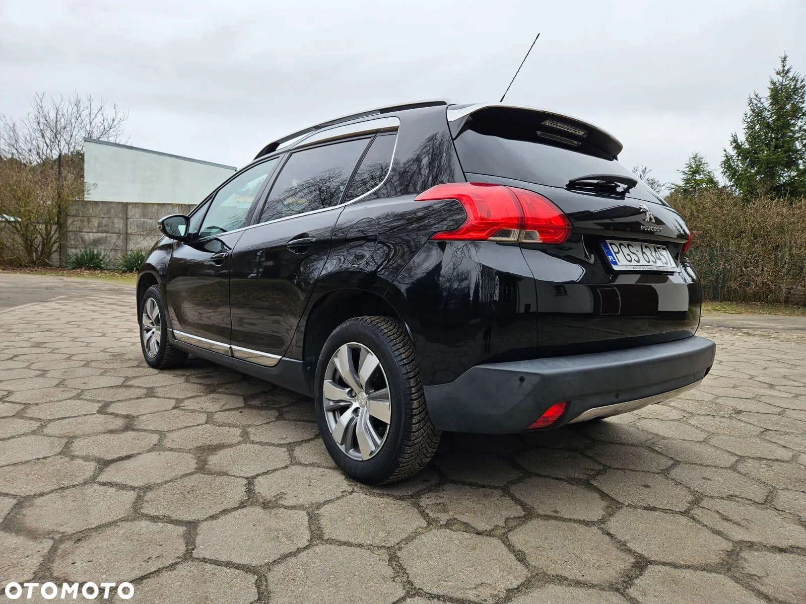 Peugeot 2008 1.6 e-HDi Allure S&S - 27
